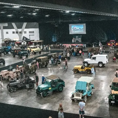 Indoor Jeep Exhibit & Vendors