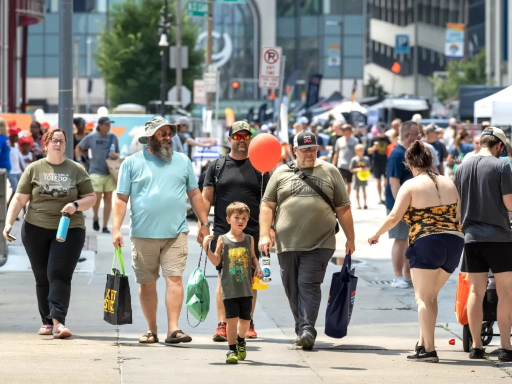 Happy crowd at Toledo Jeep Fest